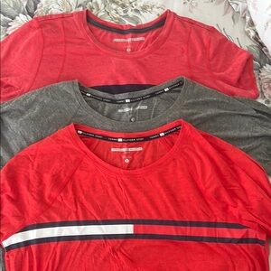 Lot of 3 Tommy Hilfiger Tshirts like new. XL